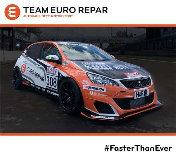 Mit diesem Fahrzeug werden die Brüder Jürgen und Joachim Nett mit Unterstützung von Bradley Philpot (GB) n in der TCR Klasse der VLN Langstreckenmeisterschaft an den Start gehen. Foto: Christian Erben, Bradley Philpot, Luke Jones