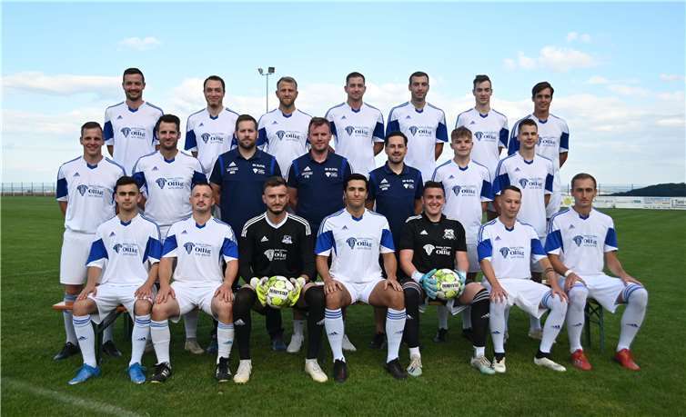 Mit diesem Kader geht die SG Maifeld-Elztal in die neue Saison in der Bezirksliga Mitte.Fotos: SK