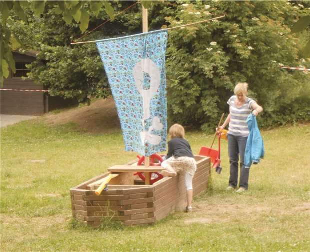 Mit diesem Piratenschiff können die Kinder nun in See stechen. privat