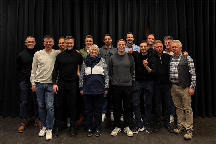 Mit diesem Vorstandsteam geht der FV in die neue Amtszeit. Den geschäftsführenden Vorstand bilden das Team um Simon Rott, Joshua Höhler, Ronny Krase und Christoph Hartmann. 