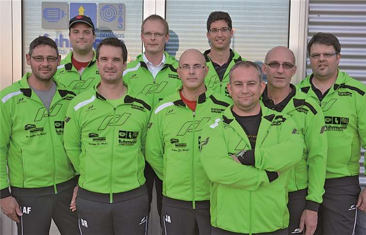 Mit diesen neuen Trainingsanzügen macht das Training noch einmal so viel Spaß - die Kehriger können sich in der kommenden Karnevalssaison wieder auf einige spektakuläre Tanzeinlagen freuen. privat