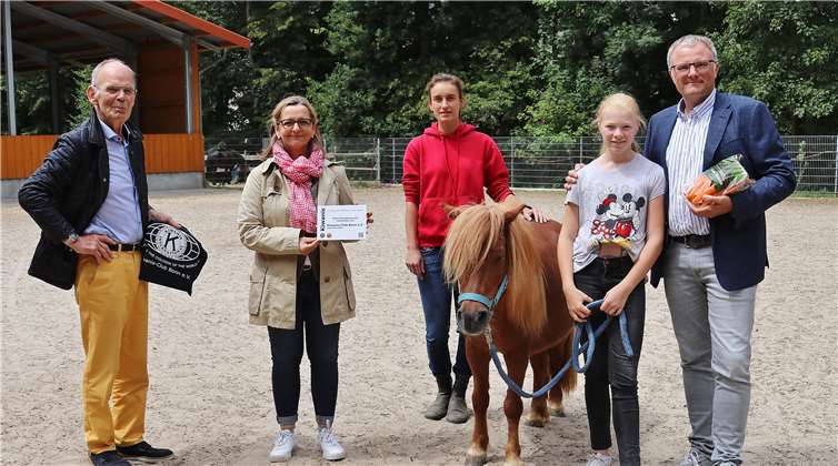 „Mit dieser großartigen Spende werden wir zwei zusätzliche Reitcamps in den Ferien anbieten können“, freut sich Bernadette Speicher, die Koordinatorin des Geschwister-Projektes. Foto: privat