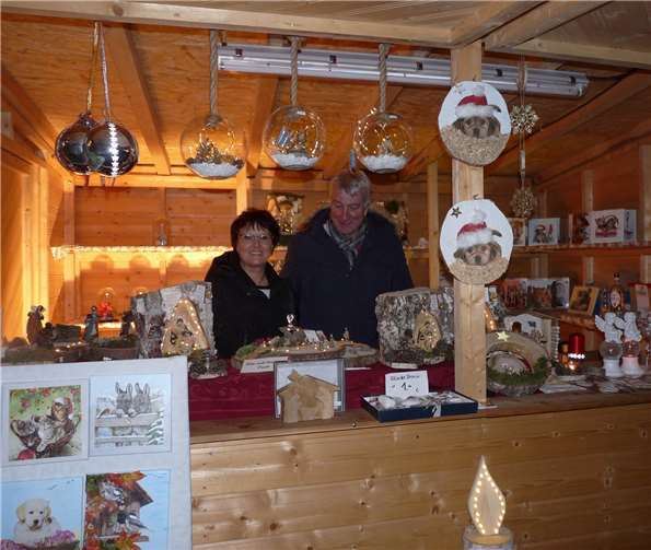 Mit eigens gefertigten, außergewöhnlichen Krippen war Jörg Johannes Klassen aus Volkesfeld vertreten.