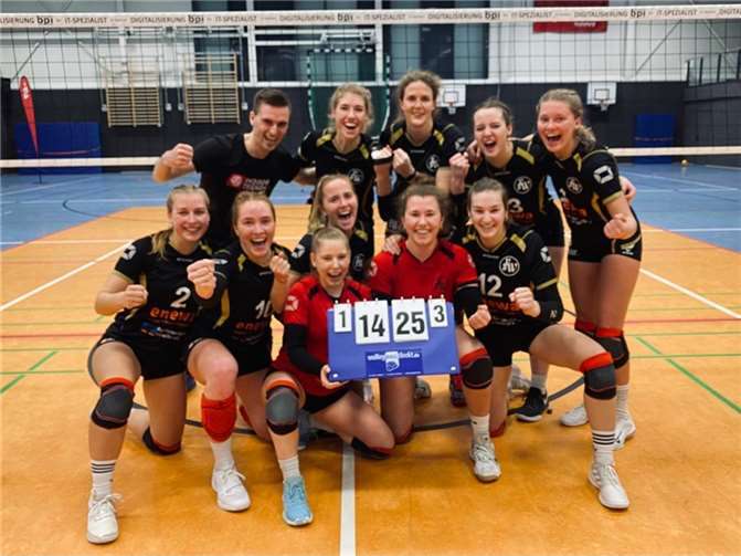 Mit einem 3:1 (13:25, 25:22, 25:19, 25:14) Auswärtssieg beendeten die Drachenländer Volleys die Durststrecke ohne Sieg und konnten endlich wieder jubeln. Foto: privat