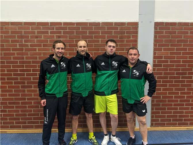 Mit einem 8:3-Erfolg zuhause gegen den VfL Oberbieber konnte die 1. Mannschaft des TTC um (v.l.n.r.) Peter Zwiener, Lukas Zwiener, Nick König und Timo Gladki den Klassenerhalt sichern. Foto: privat