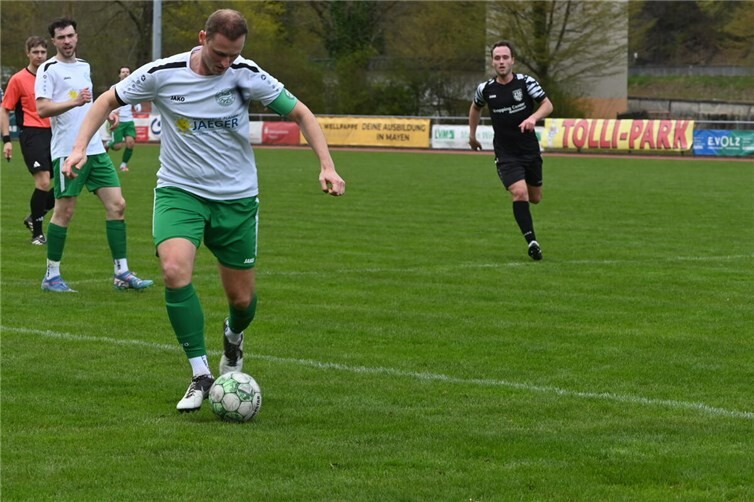 Mit einem Ballgewinn leitete Tim Krechel (rechts hinten) den Siegtreffer ein. Foto: SK