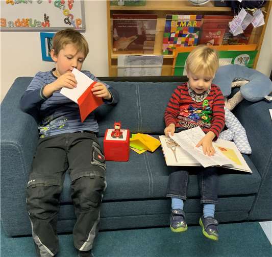 Mit einem Brief bedankten sich die Kita-Kinder für die „Tonie-Box“.