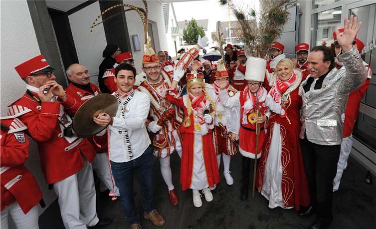 Mit einem ,,Dreimol Hünge Alaaf“ wurde auf die laufende Karnevalssaison angestoßen. FIX