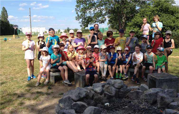 Mit einem Eis starteten die jungen Sportlerinnen und Sportler in die verdiente Sommerpause. Foto: privat