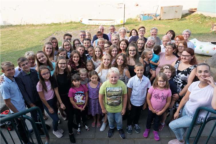 Mit einem Fest verabschiedeten sich die Tschernobyl-Kinder vergangenen Freitag und sagten den Gasteltern mit einem bunten Programm „Danke“.FF