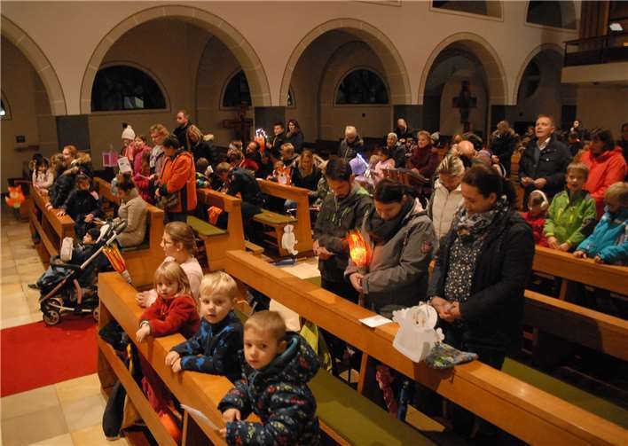 Mit einem Gottesdienst in der katholischen Kirche St. Clemens begann der Abend.