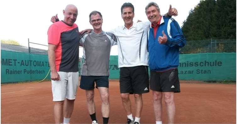 Mit einem Heimsieg starteten die Herren 55 Uwe Disselhoff, Willi Machwirth, Rainer Puderbach und Karl-Heinz Böhm in die Medenrunde. privat