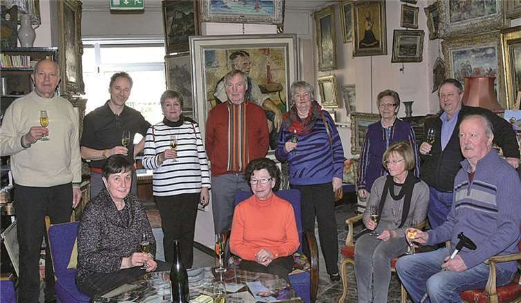 Mit einem Sektempfang aus der Josef Steib-Sonderedition vom Weingut Göbel-Schleyer (Ernst) wurde die Gruppe in Cochem begrüßt. TE