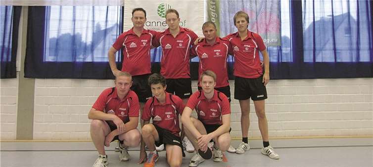 Mit einem Sieg gegen das Erfolgsteam aus Höhr-Grenzhausen starteten die Maischeider in die neue Tischtennissaison: Vladimir Gert, Niclas Ott, Thomas Wiebe (vorne, v. l.) sowie Ivo Wagner, Mathias Caspari, Pawel Foltanowicz und Marius Spohr (hinten, v. l.).privat