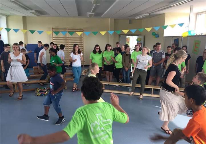 Mit einem Tanz wurde die Willkommensparty eröffnet.