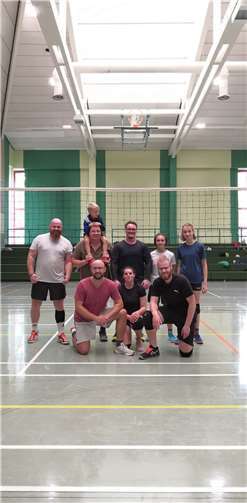 Mit einem Team von 8 Spieler/innen, wovon erneut zwei Jugendspielerinnen aus der Bezirksliga dabei waren, startete der TVV in das erste Vorrundenturnier der Mixed-Rhein-B-Liga.  Foto: privat