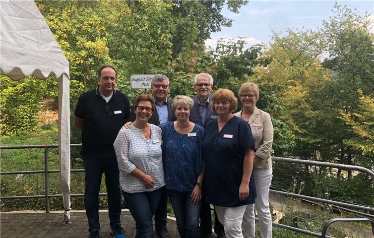 Mit einem Termin im Alten- und Pflegeheim St. Josefshaus Neustadt/Wied setzte der 1. Kreisbeigeordnete Michael Mahlert jetzt seine Besuche in sozialen Einrichtungen im Landkreis Neuwied fort (v.l.):Herr Schaper, Frau Marsiske, Herr Mahlert, Frau Meirich, Herr Stammer, Frau Förhmann, Frau Ulrich.  Kreisverwaltung Neuwied