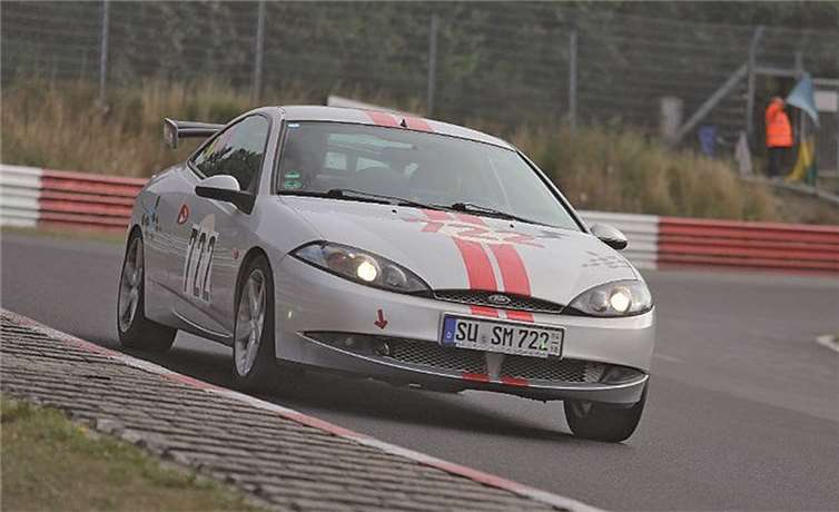 Mit einem Traumergebnis kam das Team mit Startnummer 722 mit den Fahrern Anja Wisskirchen und Norbert Schäfer auf ihrem Ford Cougar ins Ziel. privat