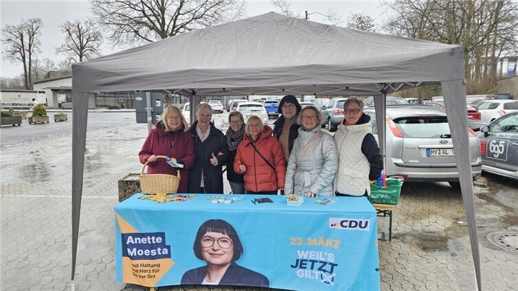 Mit einem Wahlstand am Dorfplatz war die CDU Plaidt am vergangenen Wochenende präsent.Foto: privat