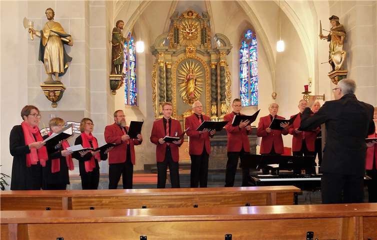 Mit einem abwechslungsreichen Programm begeistertet der Chor die Besucher. privat