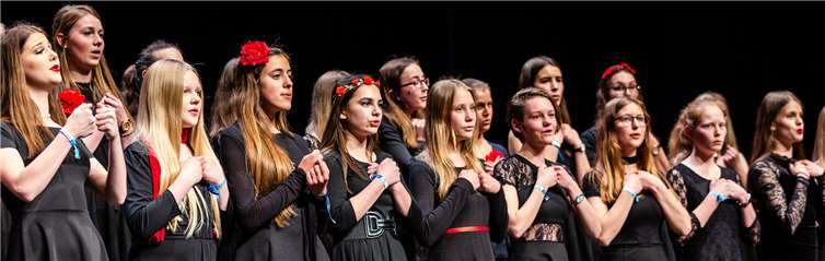 Mit einem anspruchsvollen Liedprogramm über die Sängerinnen von „laFilia“ die Preisrichter in Neerpelt.  privat