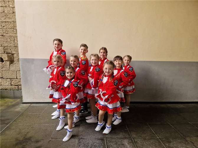 Mit einem begeisterten „Alaaf & Yippie Yeah“ startet die Gardegruppe „Weiwene Hawwepäädche“ in die Karnevalssaison. Foto: privat