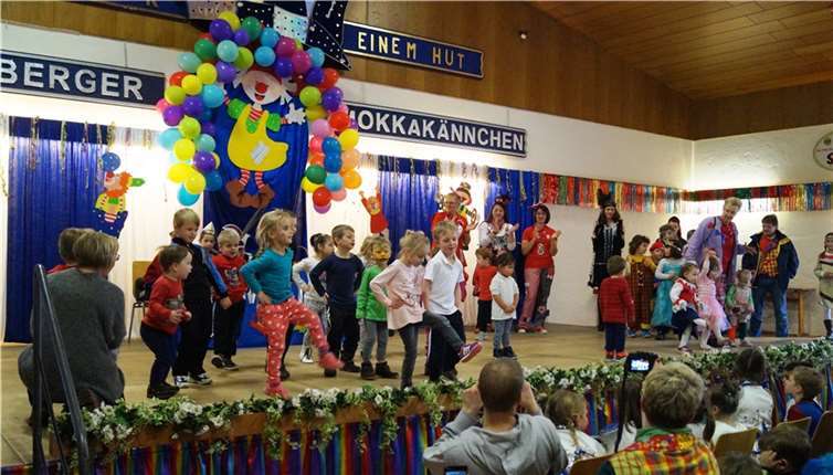 Mit einem flotten Tanz begeisterten auch die Kleinsten das Publikum.privat