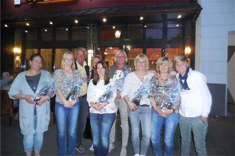 Mit einem gemütlichen Abend bedankte sich Moses bei den langjährigen Mitarbeitern.privat