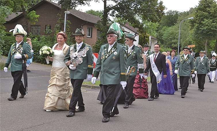 Mit einem großen Festumzug präsentierten sich die Heimerzheimer Schützen ihren Bürgern.