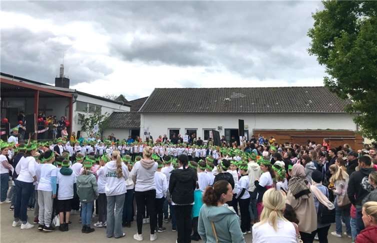 Mit einem großen Schulfest und vielen Gästen endete die Projektwoche „Olympische Spiele“ an der KGS Villip.  Foto: KGS Villip
