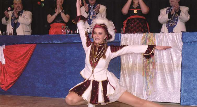 Mit einem in vollendeter Perfektion dargebotenen Gardetanz sorgte das ausgesprochen hübsche Tanzmariechen Marie Krayer für Furore.