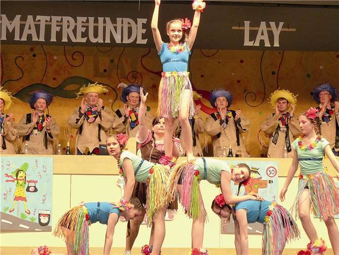 Mit einem tollen Tanz entführten die Girls in den Sommer.privat