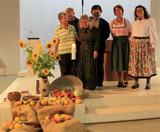 Mit einem traditionellen Gottesdienst wurde das Erntedankfest eröffnet. privat