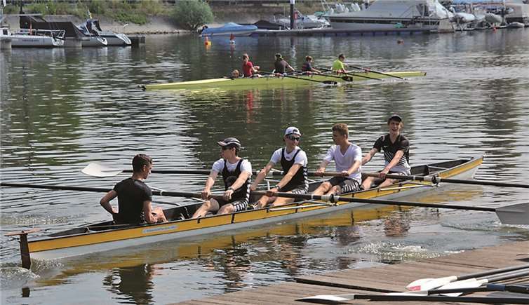 Mit einem überlegenen Sieg wurden sie Landessieger von Rheinland-Pfalz und qualifizierten sie sich zum Bundesfinale in Berlin. V.l.: Steuermann Lorenz Schneiders, Schlagmann Jonas Weber, Tim Bier, Luca Thönnes und Lennart Belda.