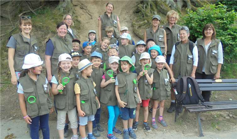 Mit einer Forscherweste, einer Lupe, einer Pinzette, einem Insektenstaubsauger und einem Notizblock ausgestattet erlebten die Kinder eine spannende Expedition.Fotos: privat