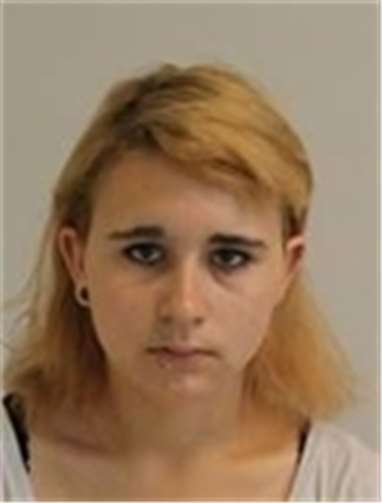 Mit einer Öffentlichkeitsfahndung und Lichtbildern sucht die Kriminalpolizei Gießen nach einer vermissten Jugendlichen. Fotos: Polizei