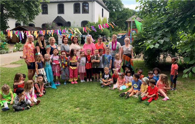 Mit einer Sommer-Karnevals-Party hat die Kita Läufstraße die Vorschulkinder verabschiedet. Foto: Kita Läufstraße