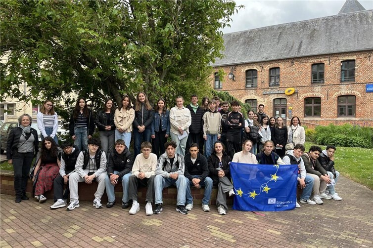 Mit einer Stadtrallye erkundeten die Französisch-Schülerinnen und Schüler der Realschule plus Auf der Karthause in Koblenz gemeinsam mit ihren Austauschpartnern vom Collège de l’Europe deren Heimatstadt Ardres in der Nähe von Calais.
