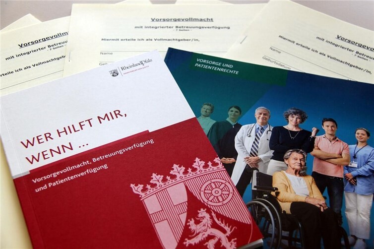 Mit einer Vorsorgevollmacht wird eine Person bestimmt, die für einen handeln und entscheiden soll, wenn dies selbst nicht mehr möglich ist.