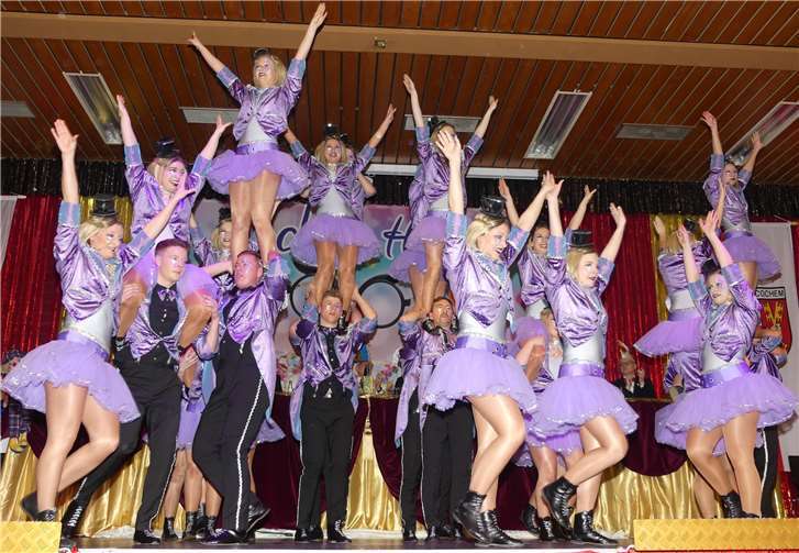 Mit einer fulminanten Las-Vegas-Dance-Show konnten die Aktiven der TG Moselglück die Narren begeistern.