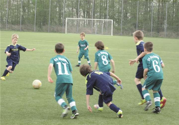Mit einer geschlossenen Mannschaftsleistung konnte sich die F-Jugend des SV Alzheim am Ende doch klar mit 4:2 gegen die JSG Nickenich durchsetzen. privat