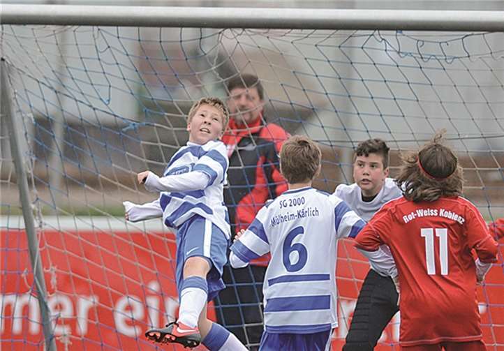 Mit einer super Leistung der ganzen Mannschaft zwang die D1-Jugend der SG 2000 Mülheim-Kärlich den Tabellendritten Rot-Weiß Koblenz in die Knie. privat