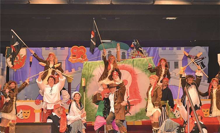 Mit einer tollen Choreografie begeisterten die Piraten und Piratenbräute der Prinzengarde.