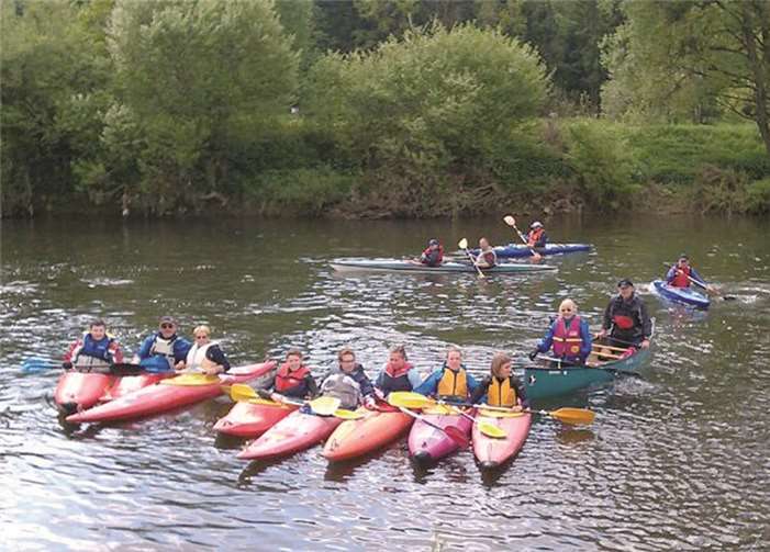 Mit einigen Booten war der Sinziger Wassersportverein auf der Sauer unterwegs. privat