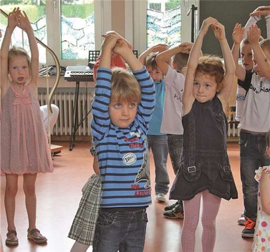 Mit ganz viel Elan führten die Juniortänzer die Bewegungen aus.