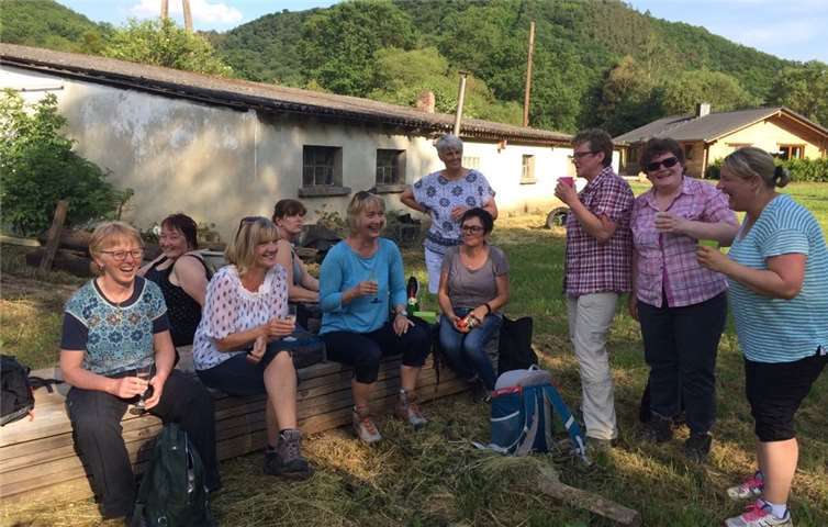 Mit genügend Proviant gingen die Frauen auf Wanderung und genossen die schöne Landschaft. privat