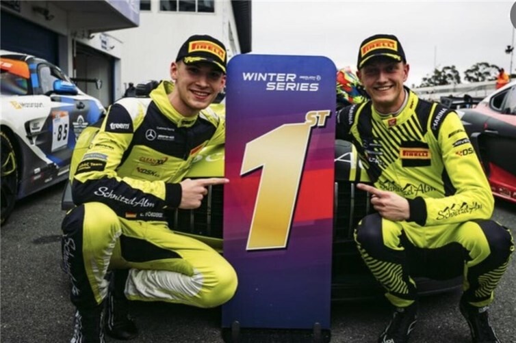 Mit gerade einmal 19 Jahren mischt der Leuteroder Rennfahrer Enrico Förderer in der aktuellen GT4 Winter Series kräftig mit. 