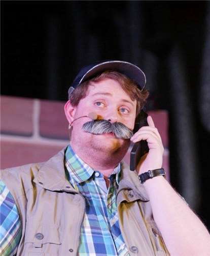 Mit gezielt eingesetzten Rollen- und Kostümwechseln bringt Kai Kramosta verschiedene Persönlichkeiten zum Ausdruck. privat