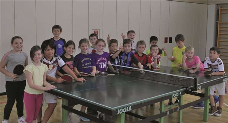 Mit gezielten Übungen wurden die Schüler auf das Spielen am Tisch vorbereitet.privat