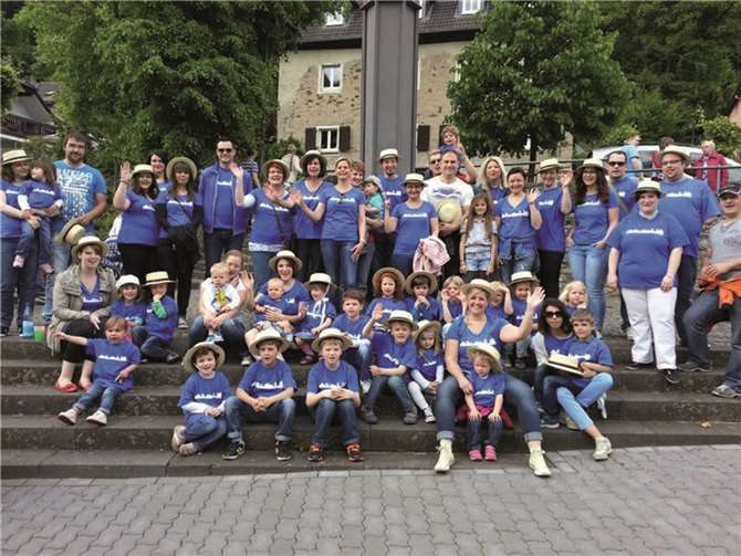 Mit gleichen T-Shirts gehen alle Beteiligten an der „Sääner Kermes“ mit. -PS-